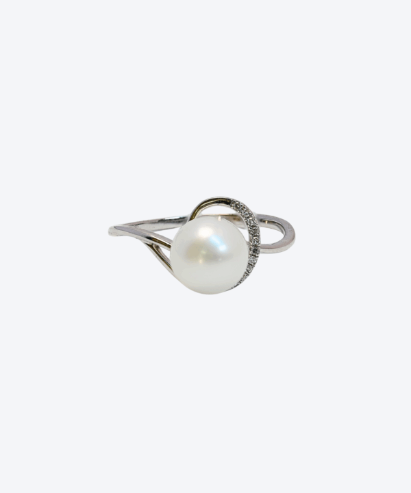 Diamond Pearl Ring